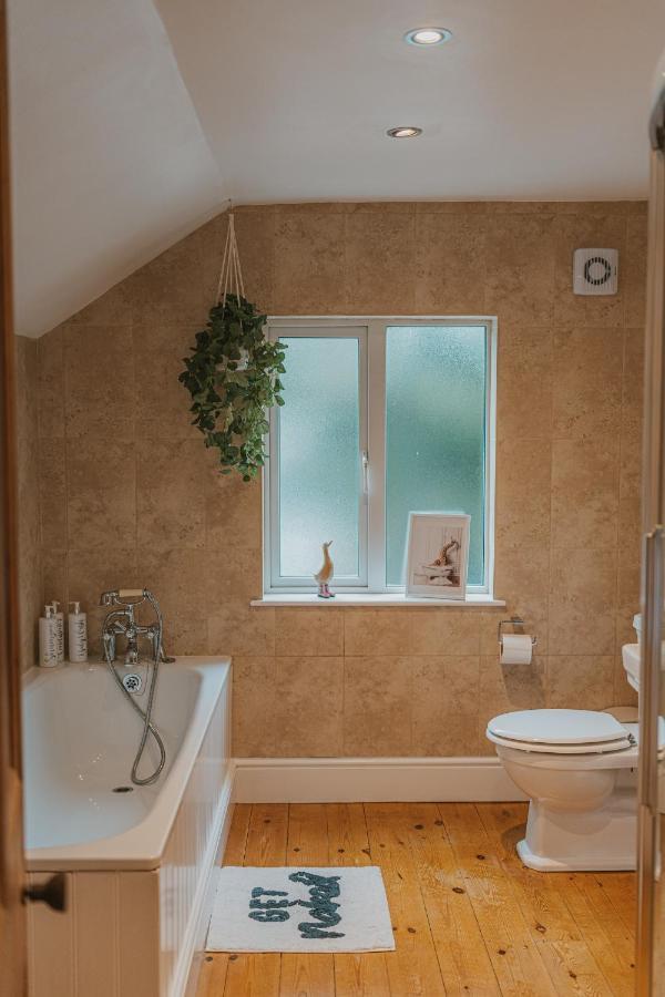 Cotswolds- Homely 2 Bed House With Garden, Wifi - Esho Stays Cirencester Exterior foto